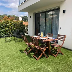 https://appartement-centre-ville-cassis.fr-provencehotel.com